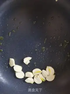 Make Scrambled mushroom fried eggs step 3
