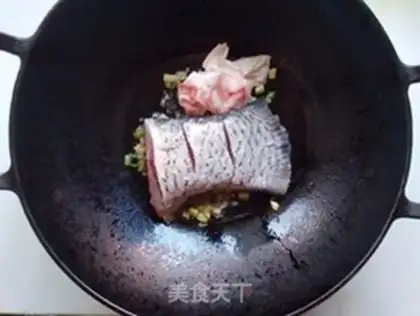Make Red-burned fish row step 3