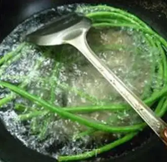Make Bring the bean pot sticker step 4