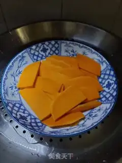 Make Pumpkin buns step 1
