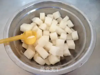 Make Spicy radish step 1