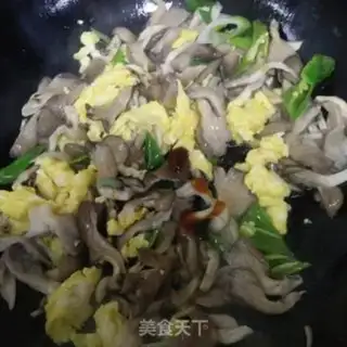 Make Squeeze the eggs and make the mushrooms step 7