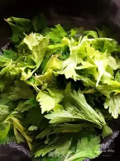 Make Celery leaves step 1