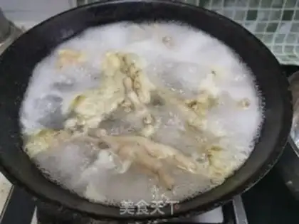 Make Frozen chicken claws step 1