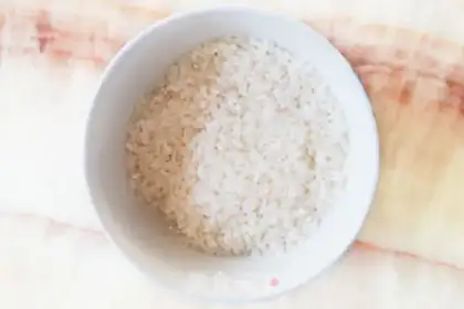 Make {\bord0\shad0\alphaH3D}Sweet and vegetable ham congee step 1