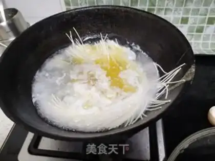 Make Eggs and green soup step 4