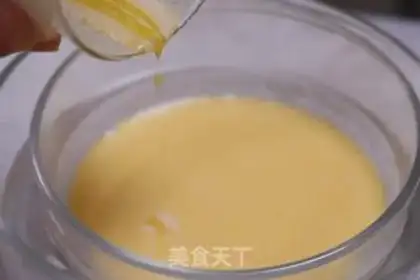 Make Cat and mouse cake step 7