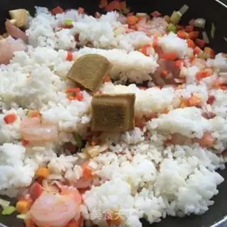 Make curry shrimp radish rice step 4