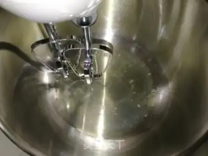 Make Six-inch cream cake step 5