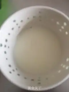 Make Milk knife cut the buns step 0
