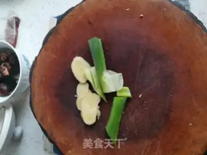 Make Yellow chicken step 3