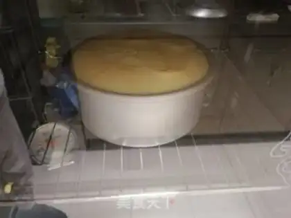 Make Six-inch cream cake step 12