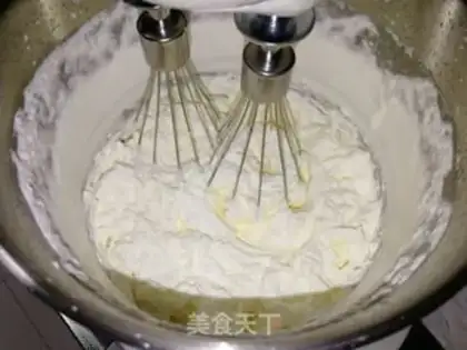 Make Six-inch cream cake step 14
