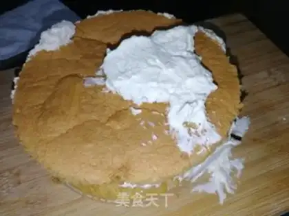 Make Six-inch cream cake step 15