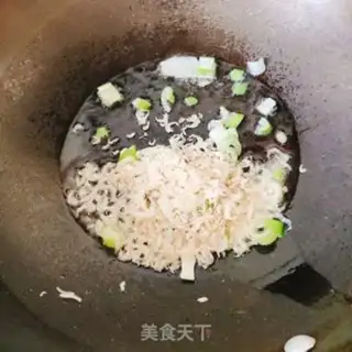 Make Peanut spinach noodles step 1