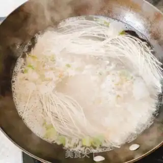 Make Peanut spinach noodles step 3