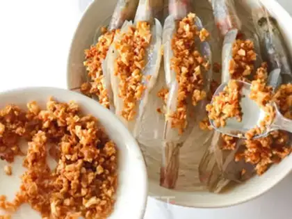 Make Garlic fan shrimp step 8