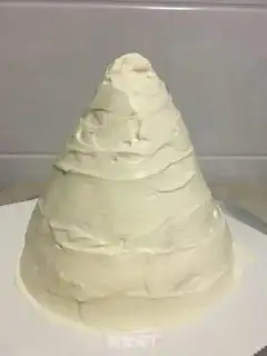 Make # Christmas Strawberry Tower cake # step 5