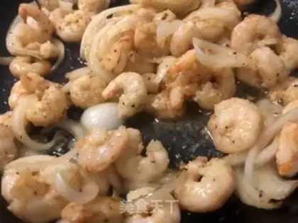 Make Shrimp pizza step 4