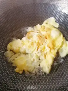 Make Eggs and cakes step 3