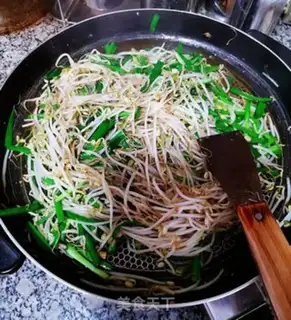 Make Soccer bean sprouts step 2