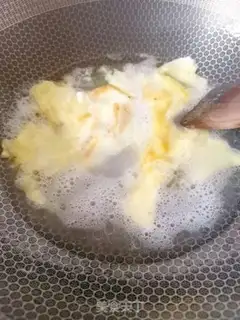 Make Eggs and cakes step 4