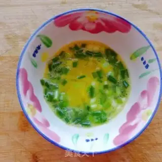 Make A dumpling omelet step 1