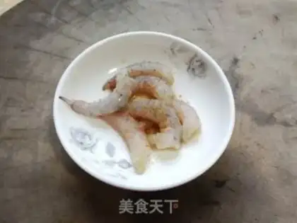 Make Shrimp sprouts and eggs step 1