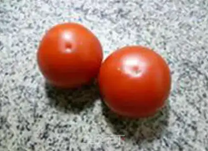 Make Tomato eggs step 1