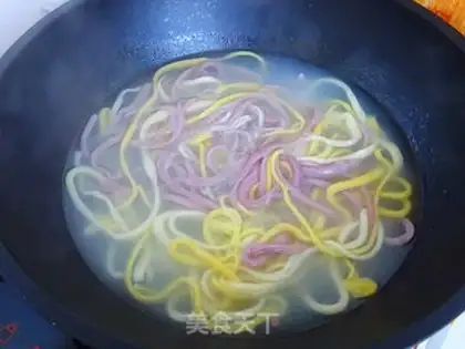 Make Five-coloured noodles step 7