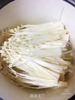 Make Gold pins and mushrooms step 4