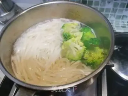 Make Soy sauce, veggie noodles step 15