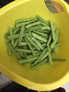 Make Five flowers and four beans step 0