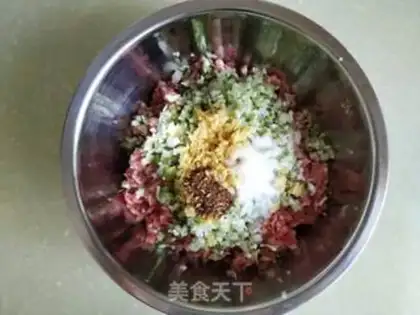 Make Yellow rice pellets step 1