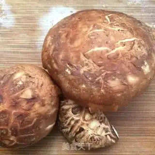 Make Tomato mushrooms and cabbage step 1