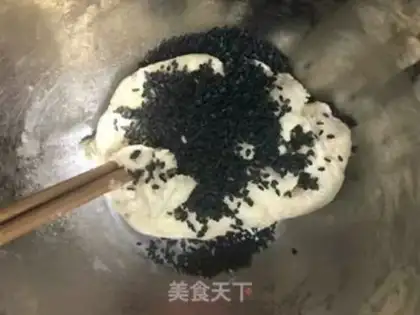 Make Black Sesame Soda Biscuits step 4