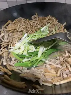 Make Garlic tea and fried meat step 4