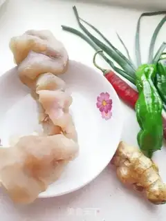 Make Garlic sprouts step 0