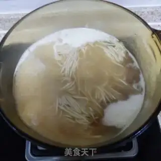 Make Soy sauce and noodles step 2