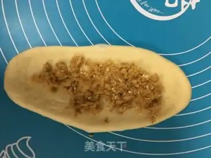 Make Chinese pinetail toast step 8