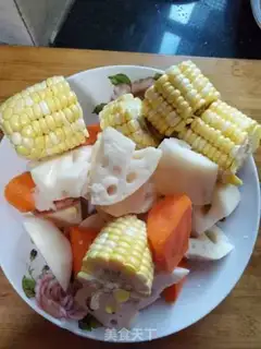 Make Carblin and carrot corn soup step 1