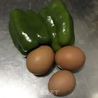 Make Eggs and peppers step 0