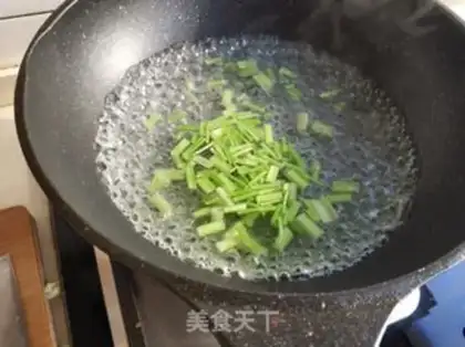 Make Celery with peanuts step 5