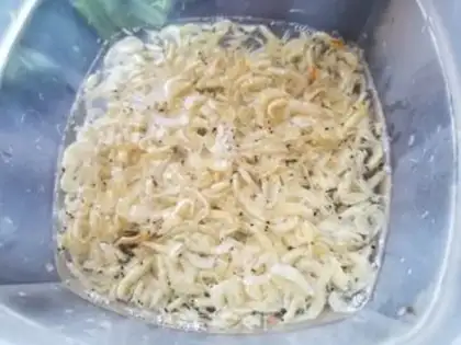 Make Shrimp skin and radish step 2