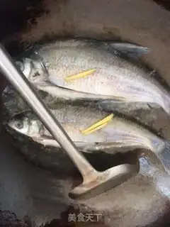 Make Red-fried fish step 1
