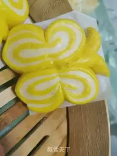 Make Fancy buns step 10