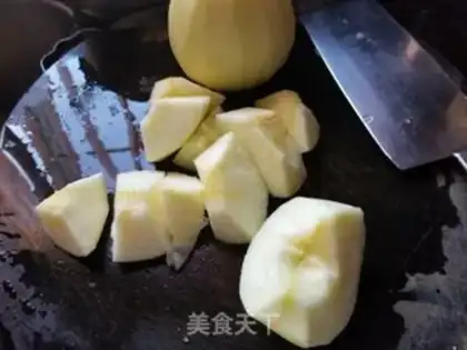 Make Apple carrots and snow soup step 0