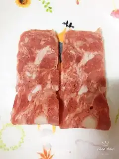 Make Hand-held bacon pizza step 1