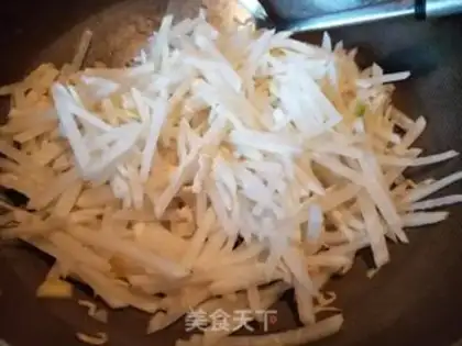 Make Shrimp skin and radish step 5