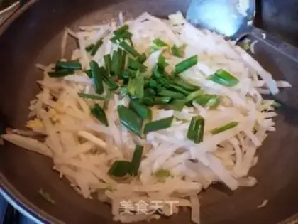 Make Shrimp skin and radish step 6